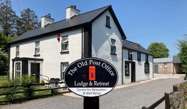 The Old Post Office Lodge 에니스킬런 외부 사진