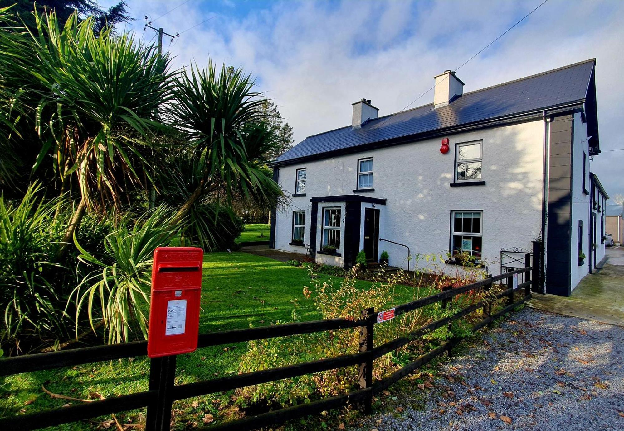 The Old Post Office Lodge 에니스킬런 외부 사진
